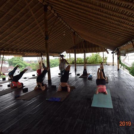 Villa Lotus 8 Canggu Buitenkant foto