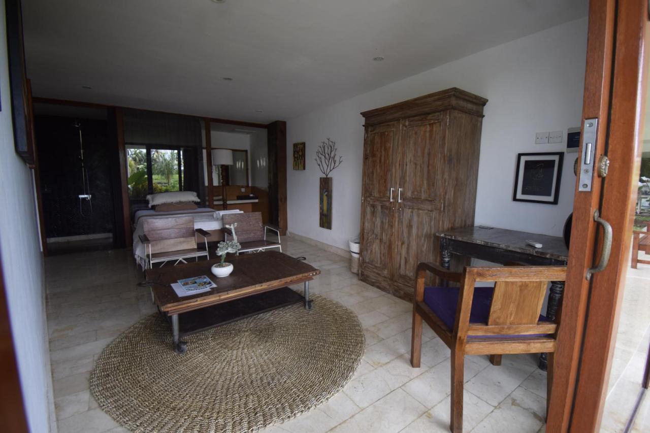 Villa Lotus 8 Canggu Buitenkant foto