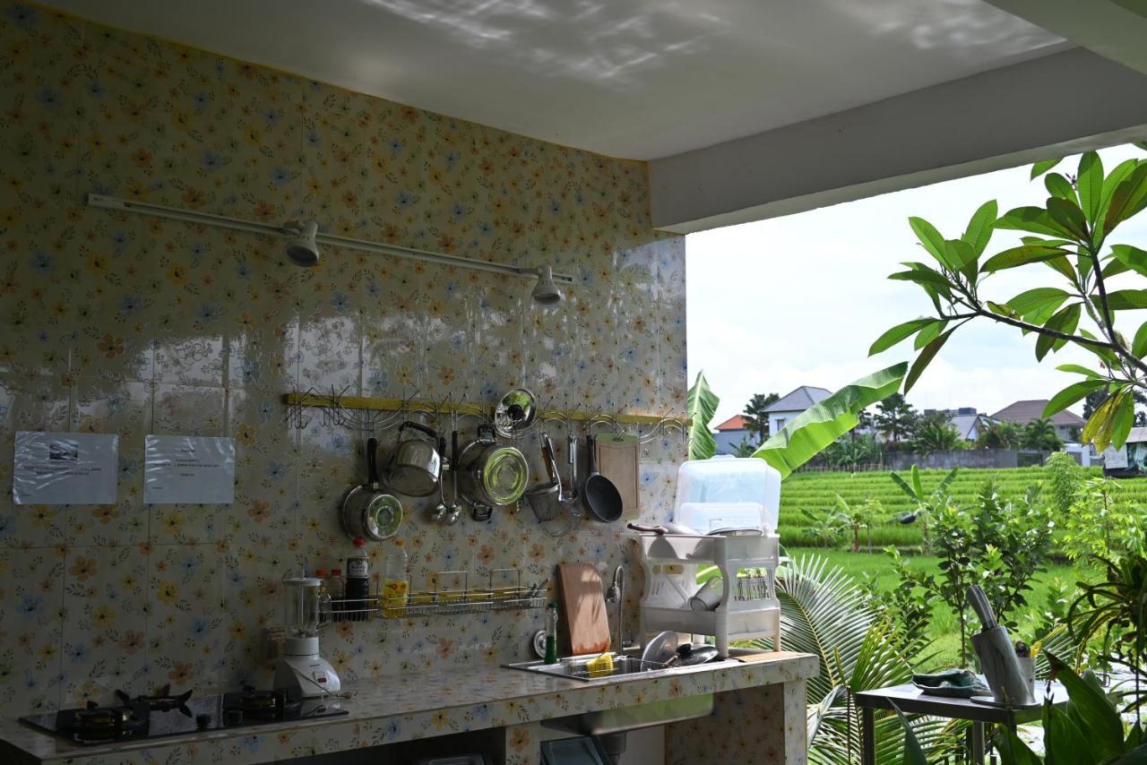 Villa Lotus 8 Canggu Buitenkant foto
