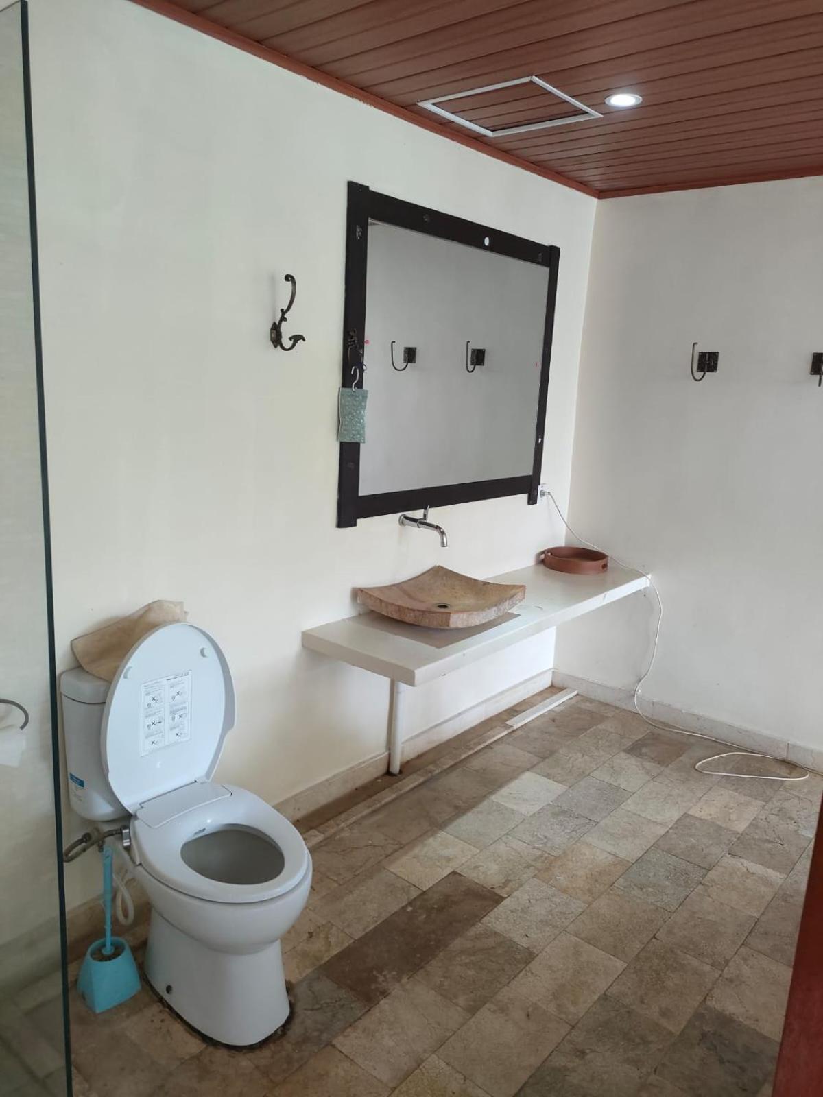 Villa Lotus 8 Canggu Buitenkant foto