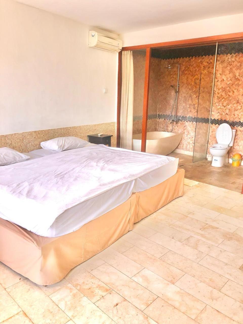 Villa Lotus 8 Canggu Buitenkant foto