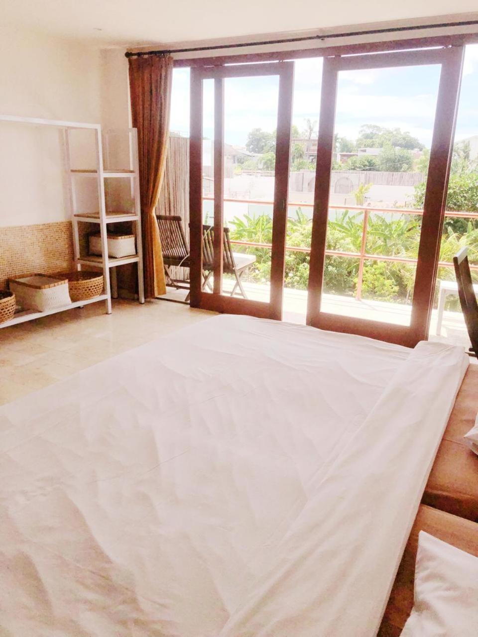 Villa Lotus 8 Canggu Buitenkant foto