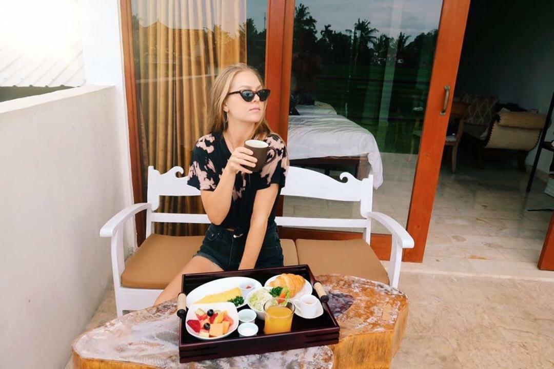 Villa Lotus 8 Canggu Buitenkant foto